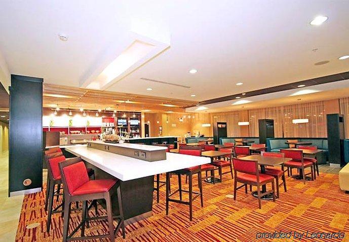 Courtyard Greensboro Airport Restaurace fotografie