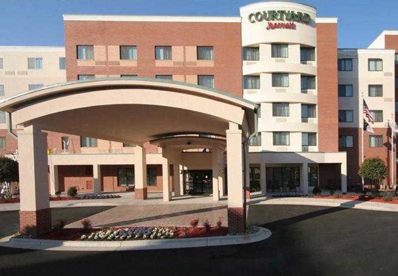 Courtyard Greensboro Airport Exteriér fotografie