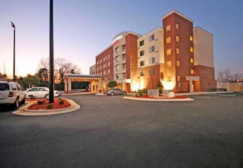 Courtyard Greensboro Airport Exteriér fotografie